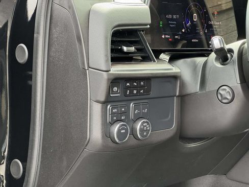 Used 2025 Chevrolet Tahoe Premier AWD/4WD image 13