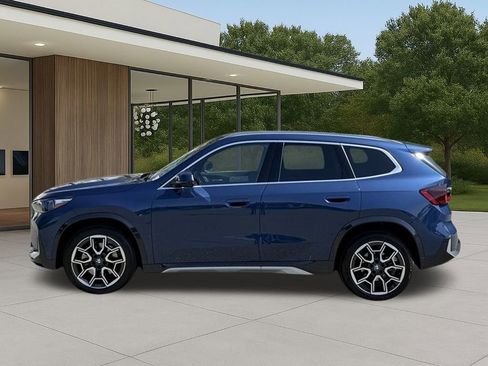 Used 2025 BMW X1 xDrive28i w/ Technology Package image 9