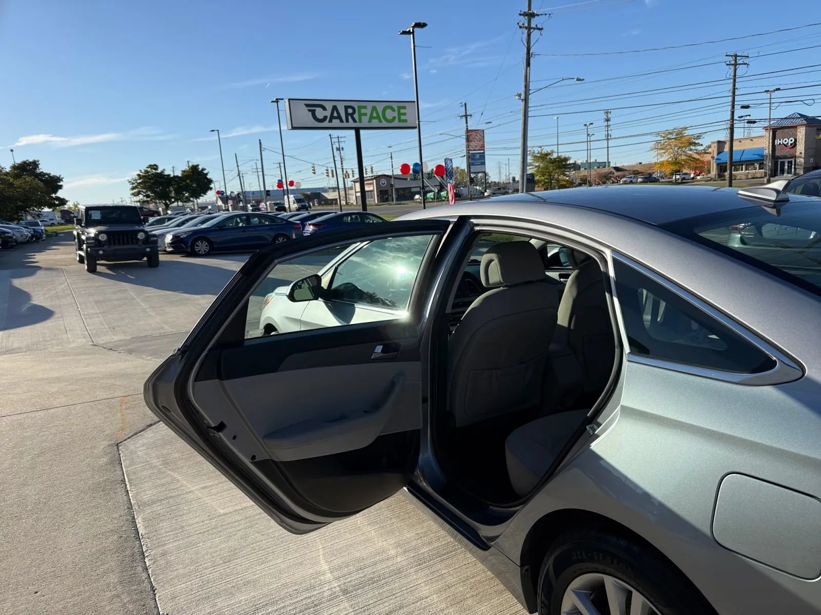 Used 2017 Hyundai Sonata SE FWD image 17