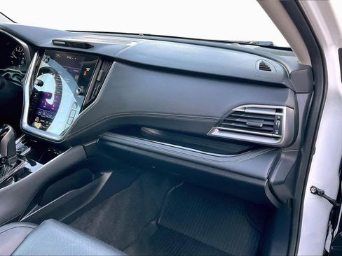 Used 2021 Subaru Outback Limited image 32