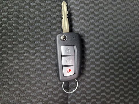 Used 2019 Nissan Rogue Sport S AWD/4WD image 32