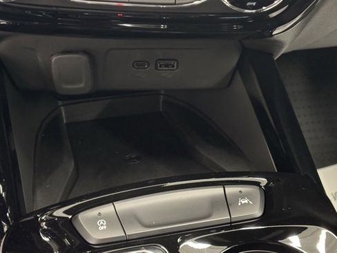 New 2026 Chevrolet Trax RS w/ Sunroof Package image 25