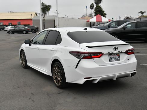 Used 2024 Toyota Camry SE image 6
