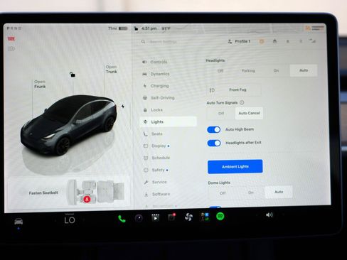 Used 2022 Tesla Model Y Long Range AWD/4WD image 24
