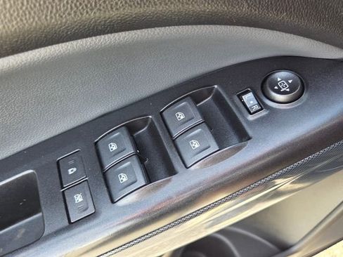 Used 2019 Chevrolet Colorado Z71 image 32