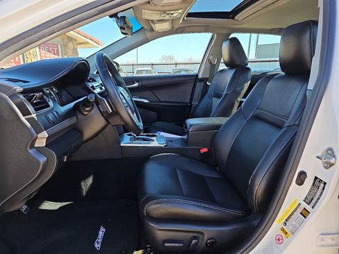 Used 2014 Toyota Camry SE image 9