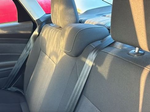 Used 2018 Ford Focus SE FWD image 23