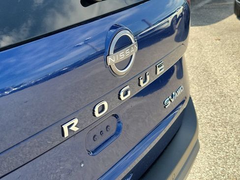 Used 2023 Nissan Rogue SV FWD image 6