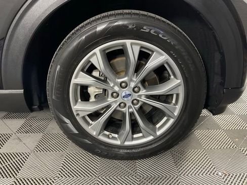 Used 2023 Ford Explorer XLT w/ Equipment Group 202A image 10