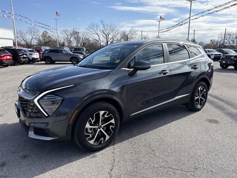 Used 2024 Kia Sportage EX image 2