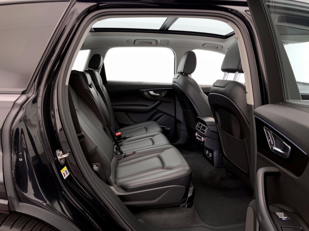 Used 2019 Audi Q7 3.0T Premium Plus w/ Premium Plus Package AWD/4WD image 29
