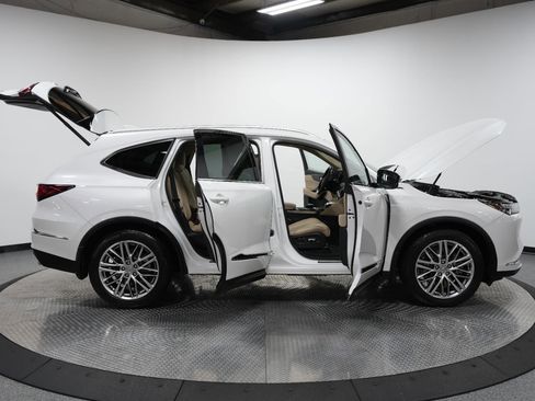 Used 2023 Acura MDX SH-AWD w/ Advance Package image 9