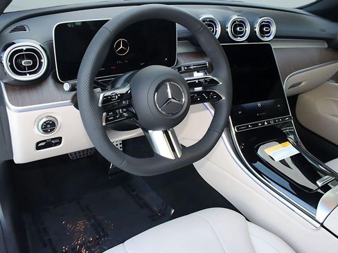 Used 2026 Mercedes-Benz CLE 300 4MATIC Coupe image 4