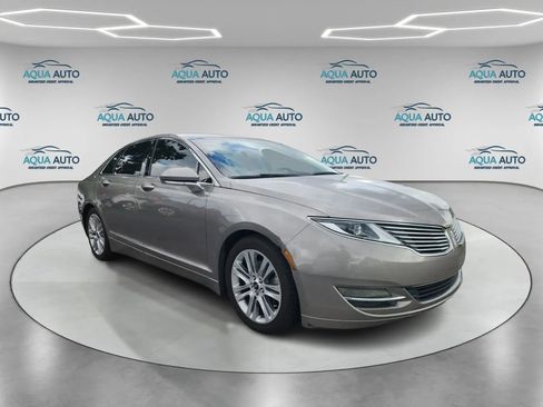 Used 2016 Lincoln MKZ FWD image 3