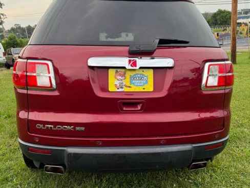 Used 2008 Saturn Outlook XR w/ Premium Trim Package image 6