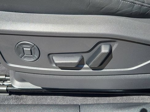 Certified 2025 Audi Q5 Premium w/ Convenience Package AWD/4WD image 14