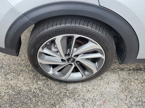 Used 2018 Kia Niro Touring FWD image 41