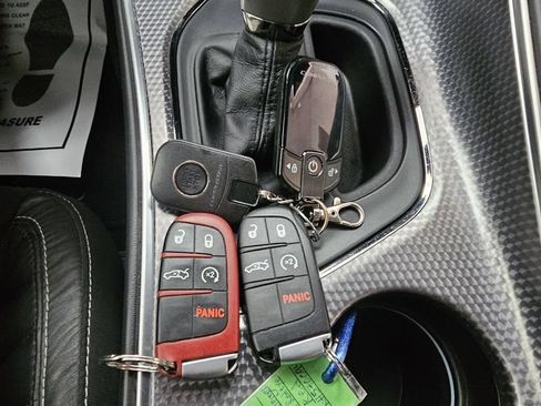 Used 2019 Dodge Challenger SRT Hellcat Redeye RWD image 49
