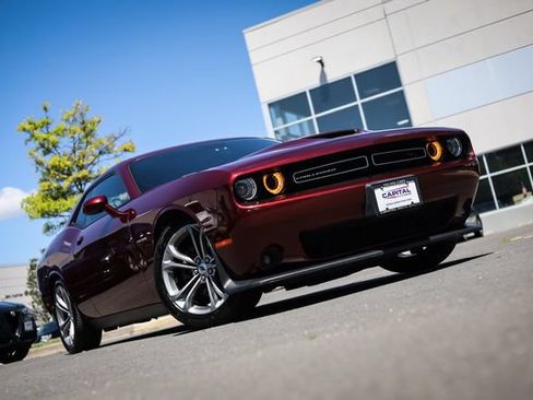 Used 2020 Dodge Challenger R/T RWD image 7