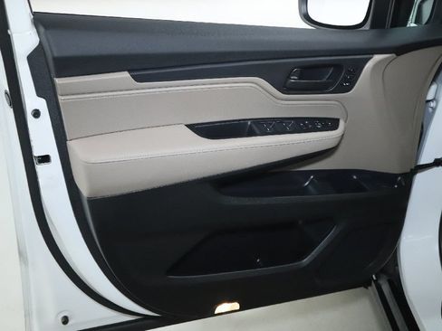 Used 2024 Honda Odyssey EX-L image 15