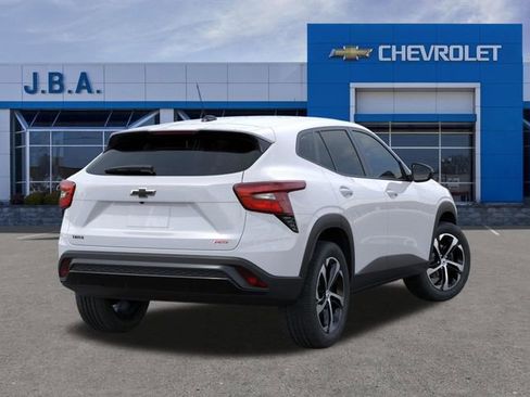 New 2026 Chevrolet Trax RS w/ Sunroof Package FWD image 4