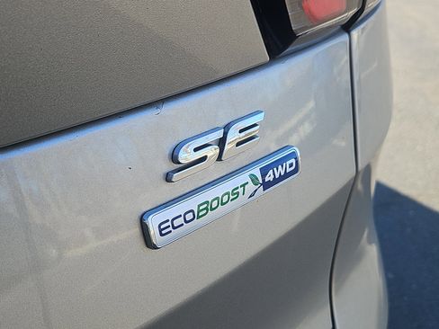 Used 2018 Ford Escape SE w/ SE Sync 3 Package image 5