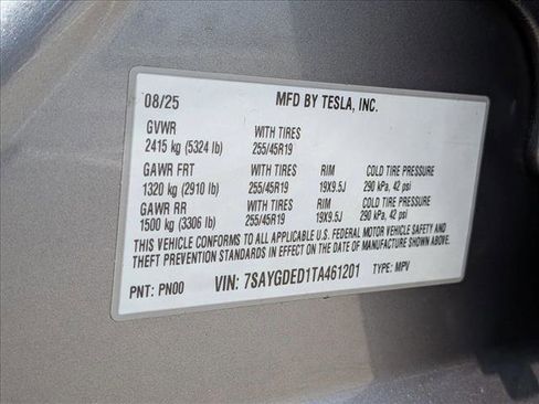 Used 2026 Tesla Model Y 2WD image 25
