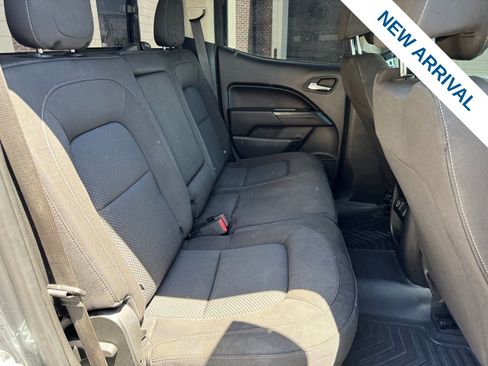 Used 2022 Chevrolet Colorado LT w/ LT Convenience Package AWD/4WD image 11