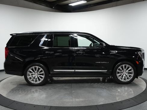 Used 2024 GMC Yukon Denali w/ Advanced Technology Package image 12