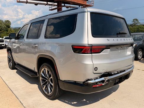 Used 2022 Jeep Wagoneer Series II w/ Premium Group I RWD image 9