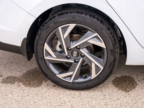 New 2025 Hyundai Elantra Sport image 9