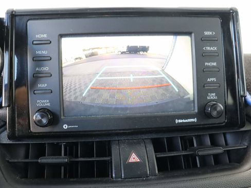 Used 2020 Toyota RAV4 XLE FWD image 12