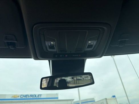 Used 2025 GMC Sierra 1500 SLT image 24