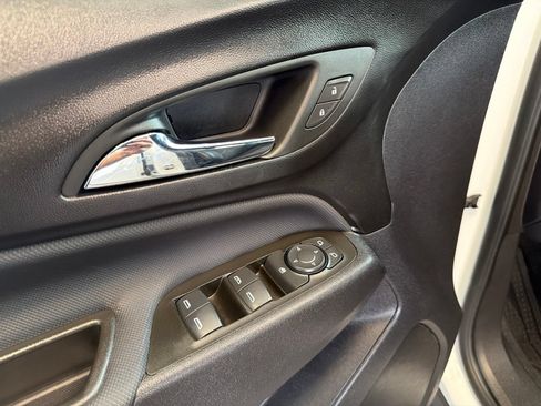 Used 2024 Chevrolet Equinox RS w/ LPO, Floor Liner Package FWD image 15