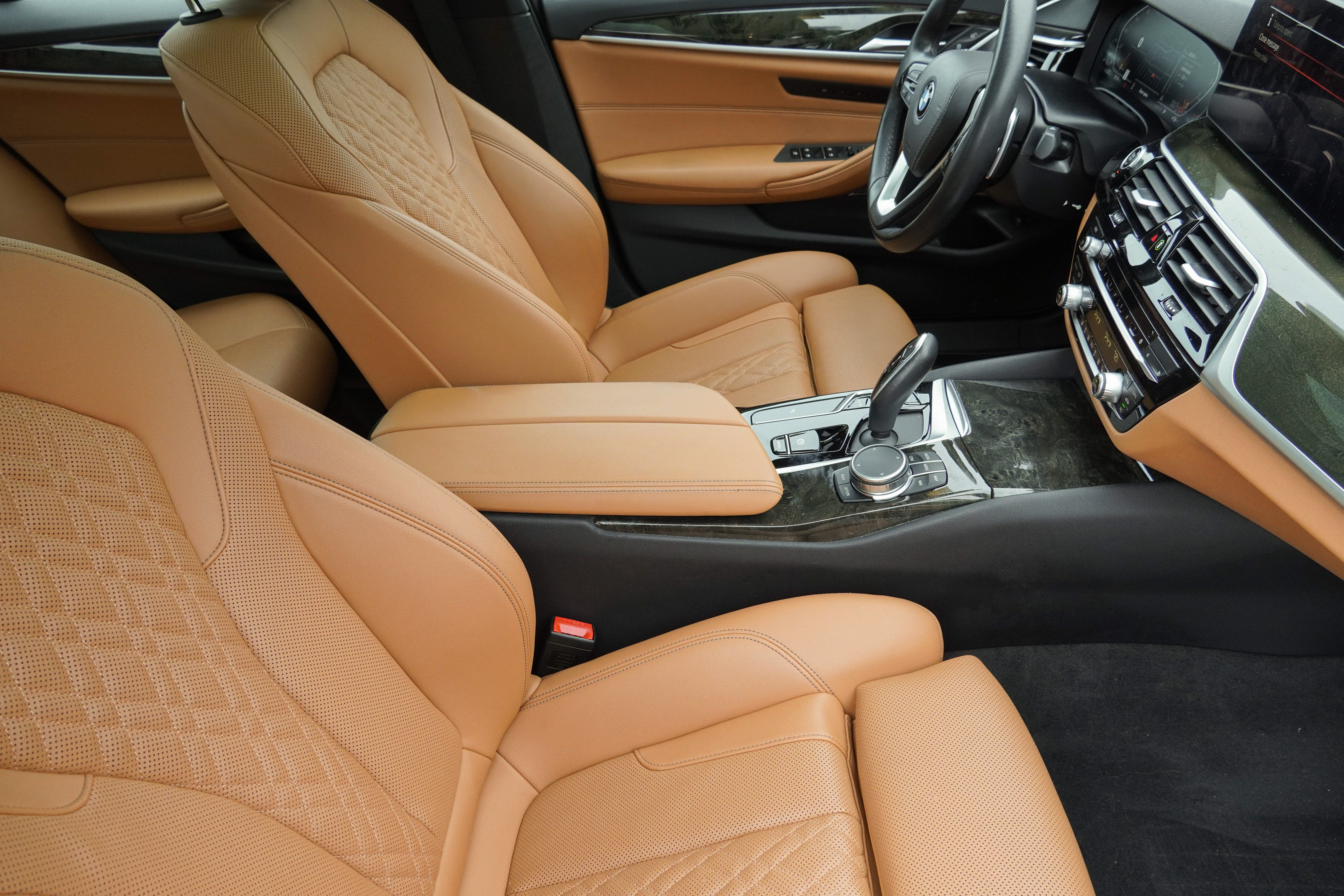 Certified 2023 BMW 530i w/ Premium Package RWD image 9