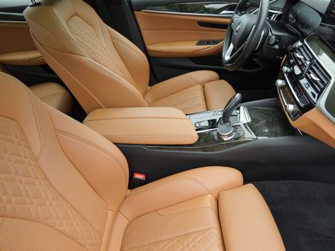 Certified 2023 BMW 530i w/ Premium Package RWD image 9
