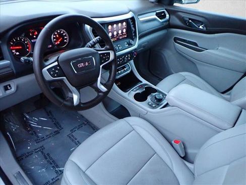 Used 2023 GMC Acadia SLT image 11