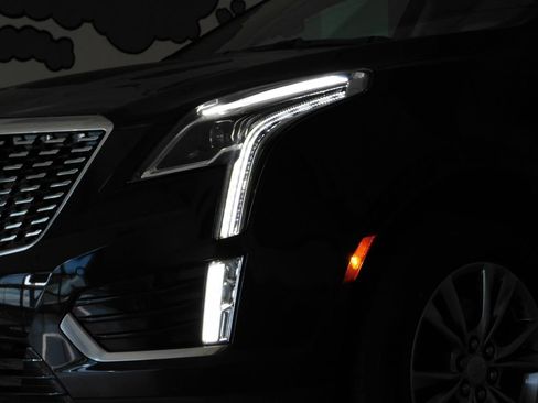 Used 2021 Cadillac XT5 Premium Luxury AWD/4WD image 11