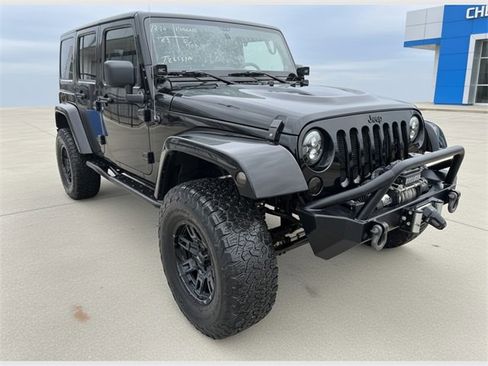 Used 2012 Jeep Wrangler Unlimited Sahara image 3