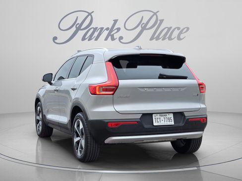 Used 2023 Volvo XC40 B5 Plus w/ Protection Package Premier AWD/4WD image 3