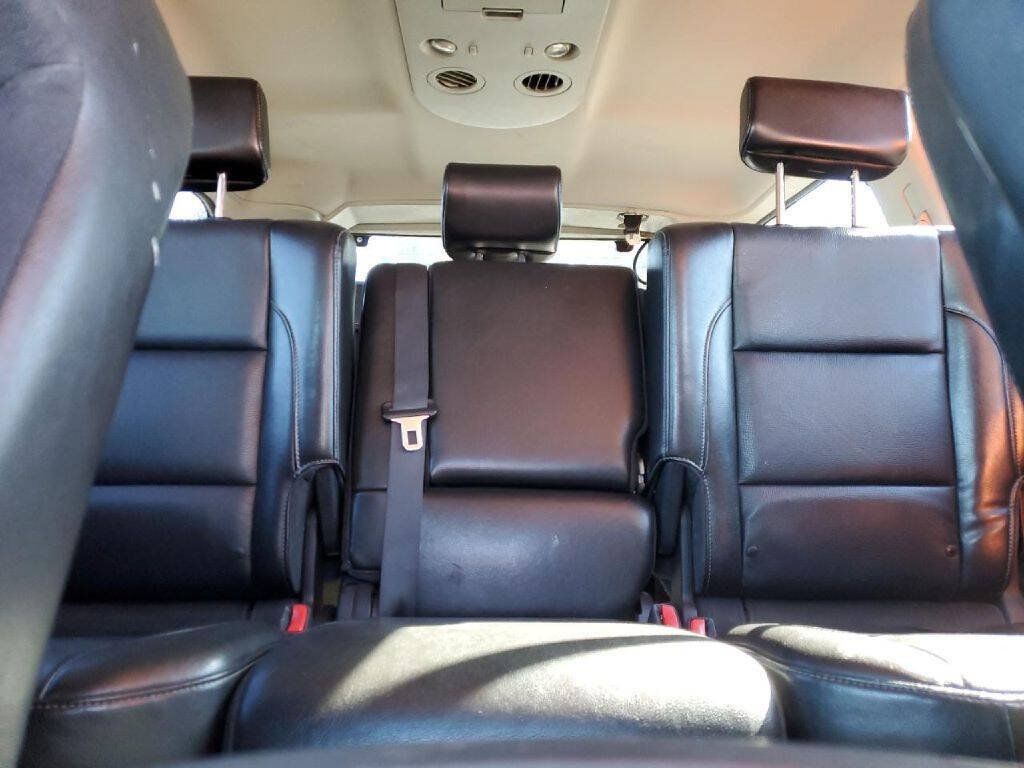 Used 2011 Nissan Armada Platinum AWD/4WD image 10