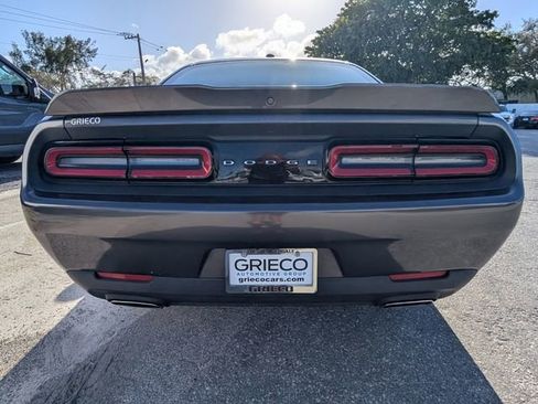 Used 2018 Dodge Challenger SXT image 10