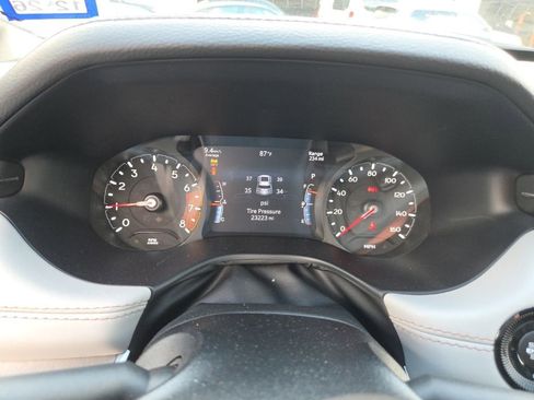 Used 2025 Jeep Compass Limited AWD/4WD image 2