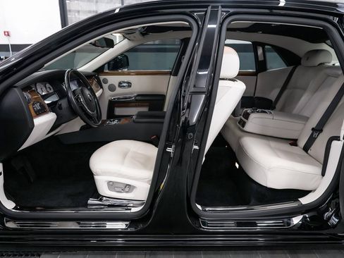 Used 2011 Rolls-Royce Ghost image 9