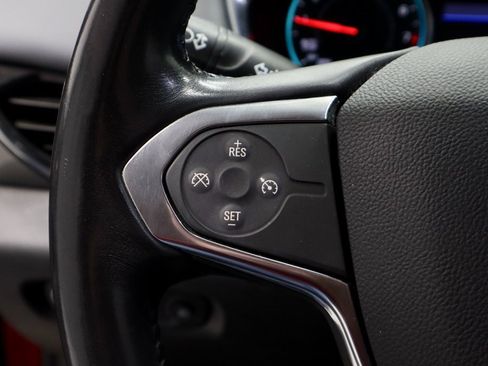 Used 2020 Chevrolet Traverse LT image 29