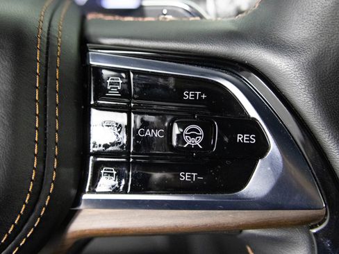 Used 2023 Jeep Grand Cherokee Summit image 33