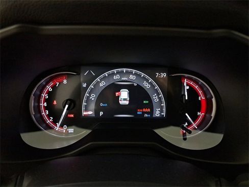 Used 2025 Toyota RAV4 XLE image 27