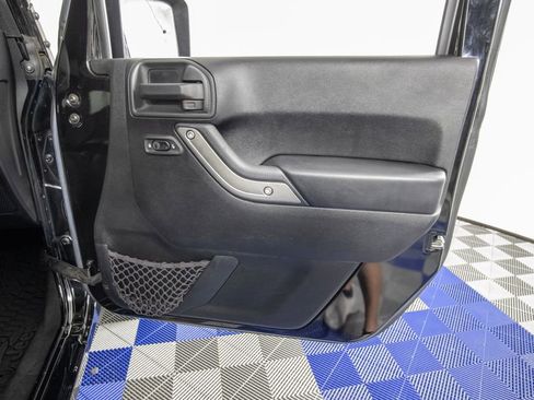 Used 2016 Jeep Wrangler Sport w/ Quick Order Package 24S AWD/4WD image 13