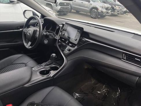Used 2024 Toyota Camry SE image 20
