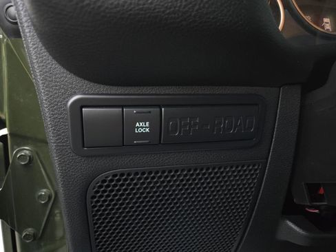 Used 2016 Jeep Wrangler Unlimited Sahara image 11